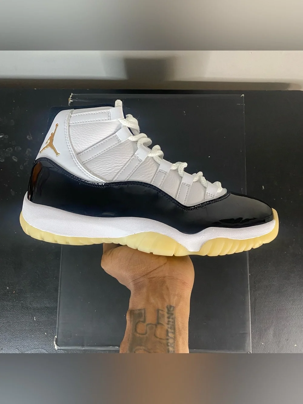 Jordan 11 “Gratitude” Size 9.5